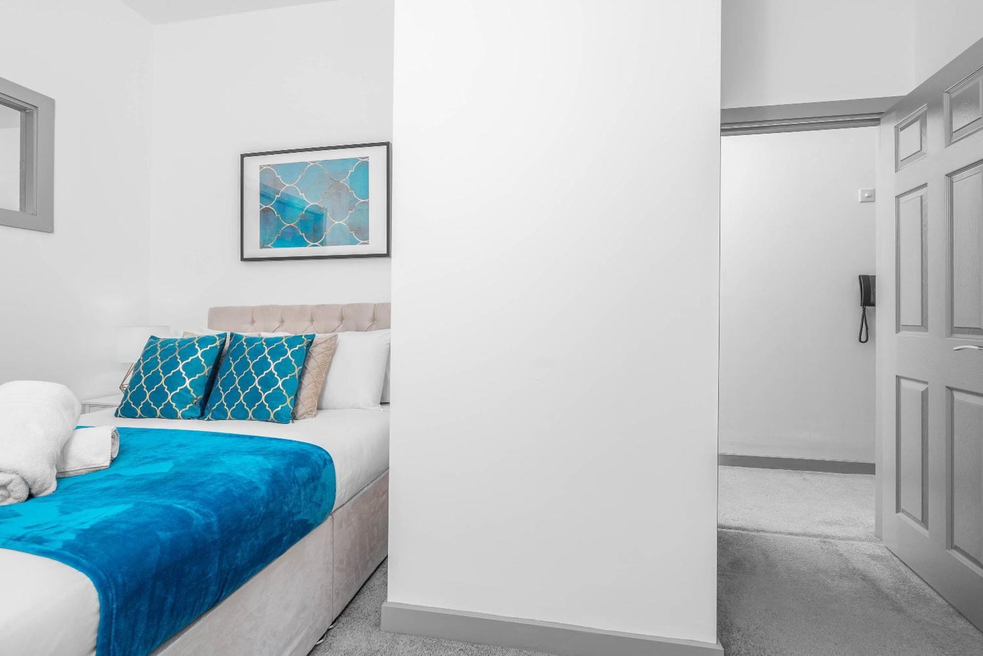 Modern Apartment In Brierley Hill - Secure Parking - Wifi & Netflix - Excellent Value - 11O ภายนอก รูปภาพ